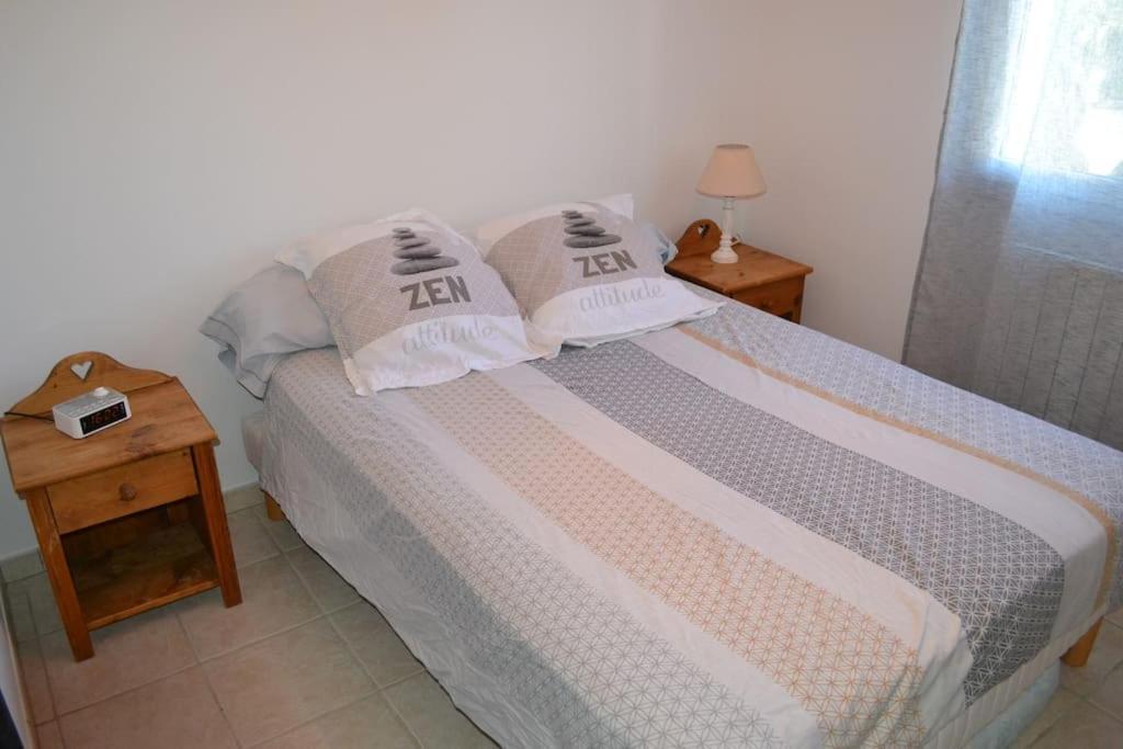 Joli Appartement Au Calme Entre Nimes Et Avignon Meynes Екстер'єр фото
