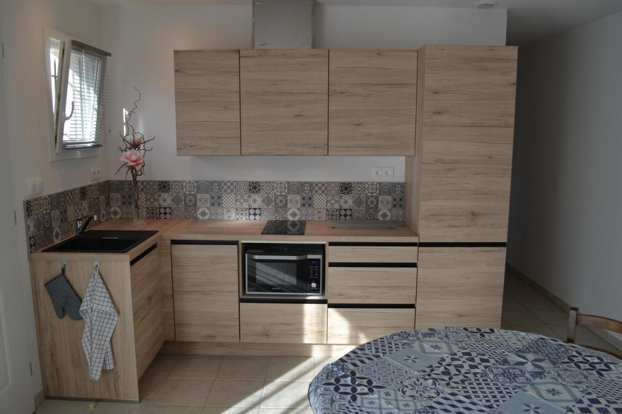 Joli Appartement Au Calme Entre Nimes Et Avignon Meynes Екстер'єр фото